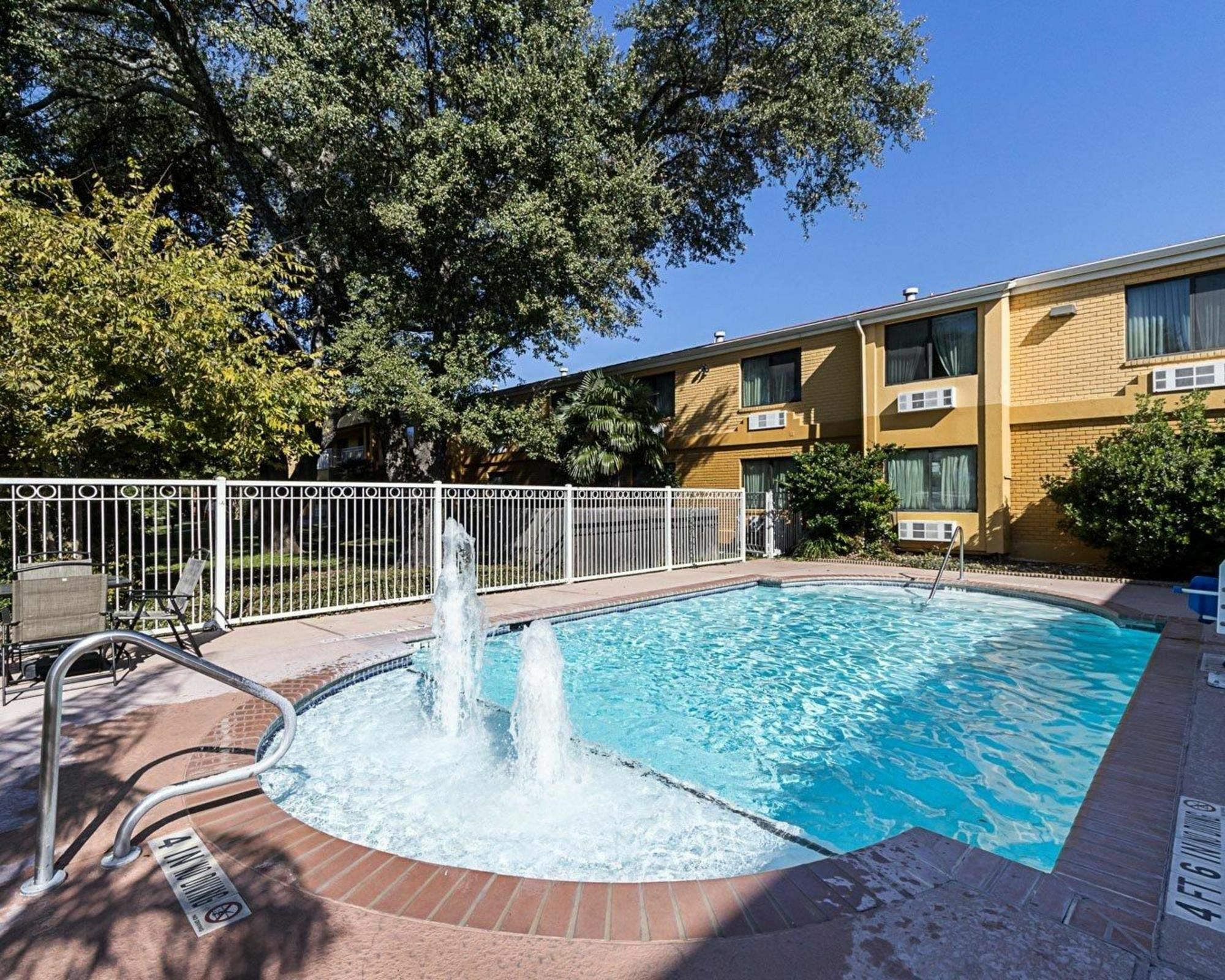 Surestay Plus Hotel By Best Western San Antonio North Eksteriør bilde